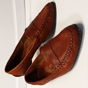 Born W6310 H6 Womens Brown Leather Flats Loafers Pointed Toe Shoes size 8.5 /40